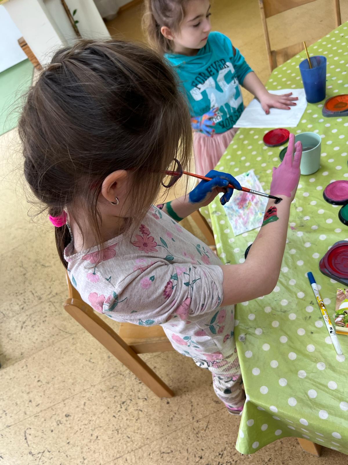 Farbe, Pinsel und Action! - Ferienprogramm für die Hortkinder