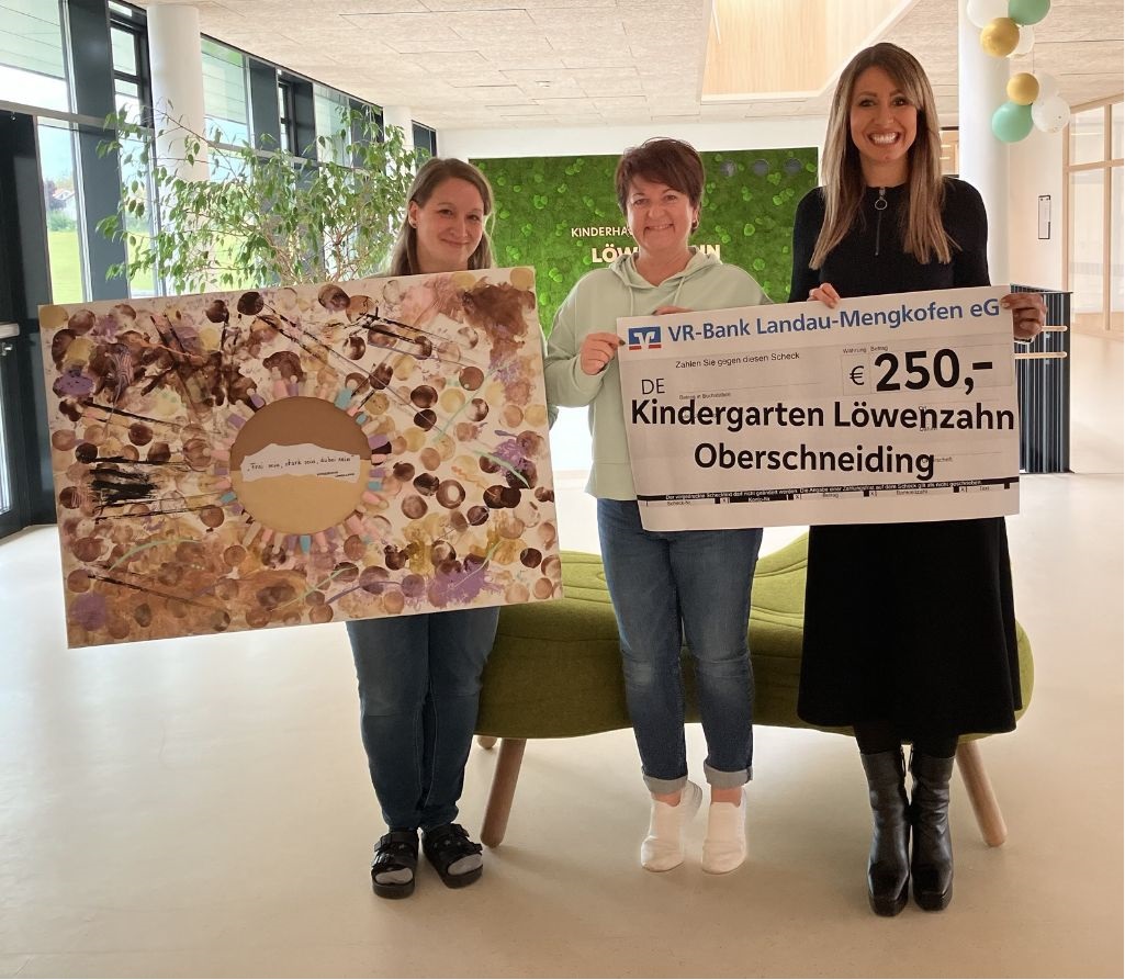 Besuch von Frau Hilmer - VR Bank im Kinderhaus Löwenzahn