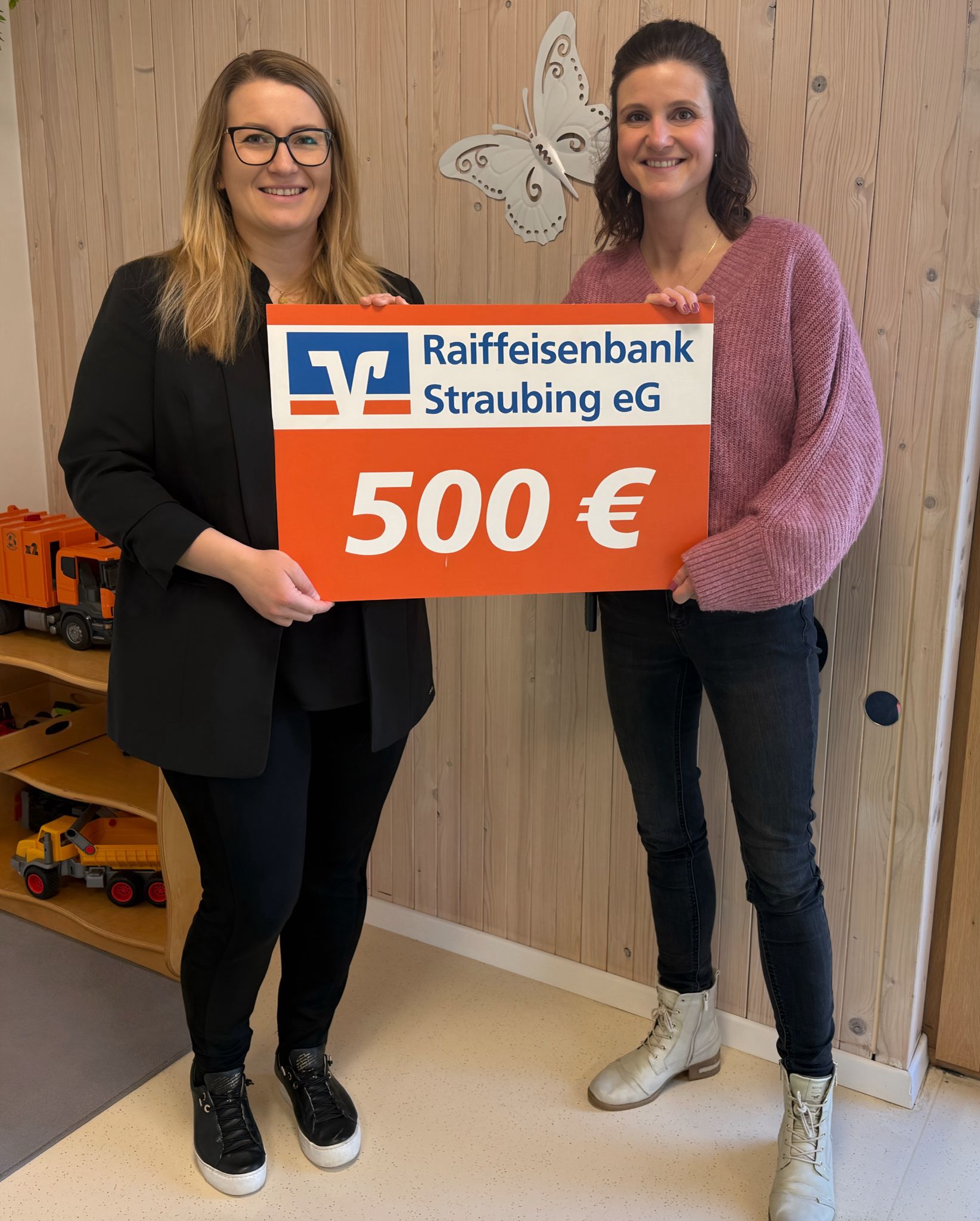 Eine Geldspende für ein besonderes Kinderprogramm